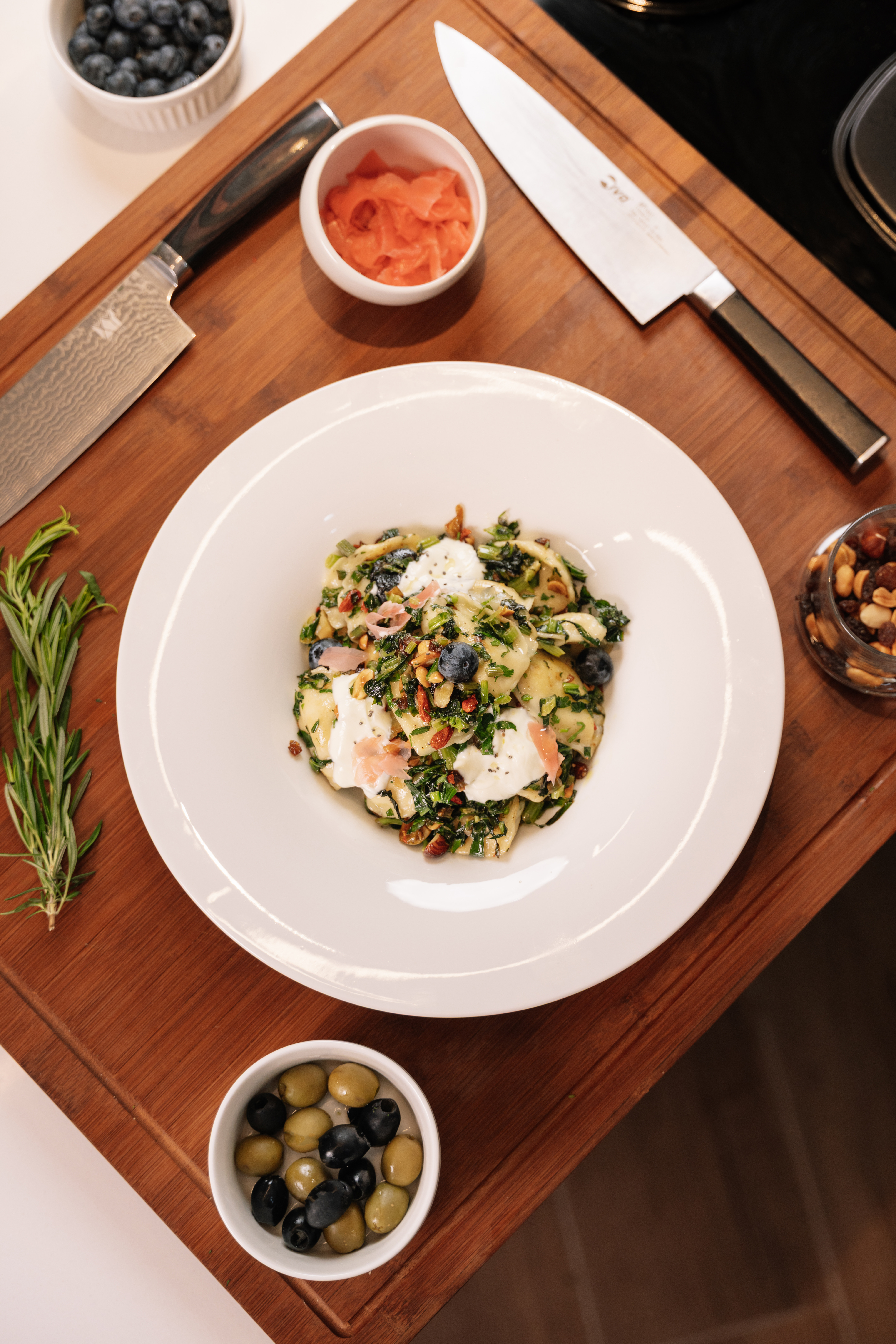 ყველის ვარენიკები ისპანახითა და ჩაროზით