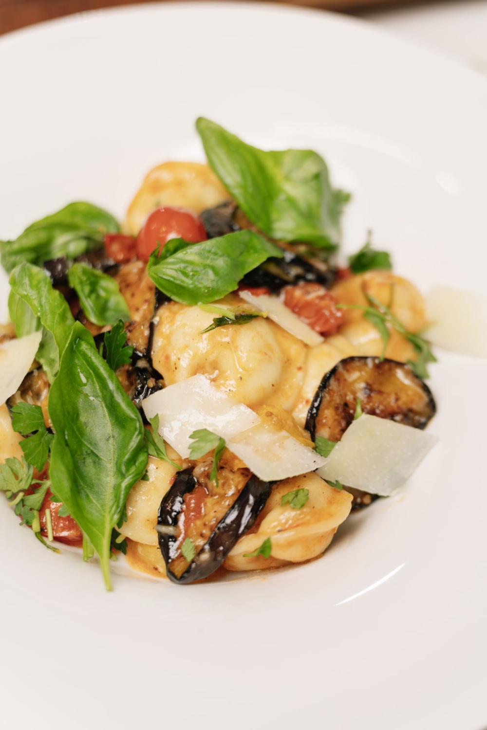 ხორცის პელმენი ბადრიჯნითა და პარმეზანით